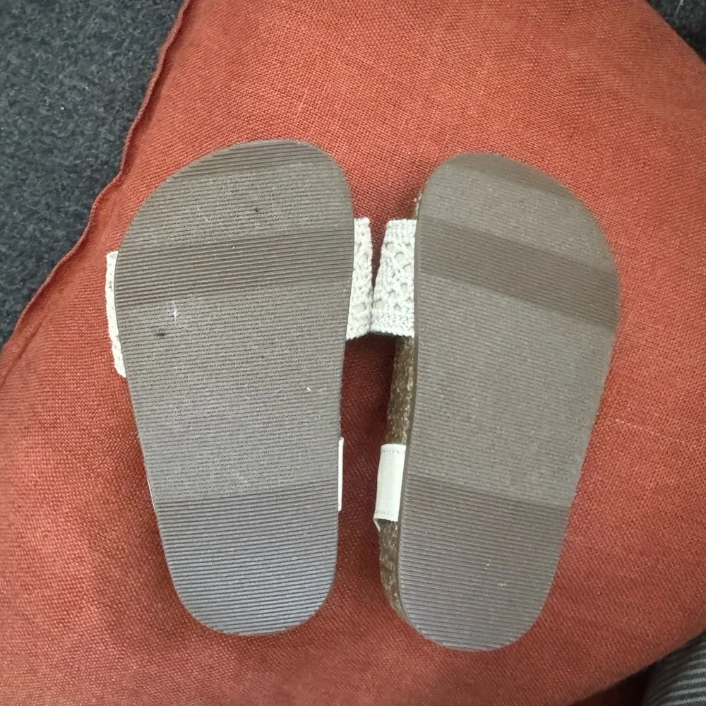 Old Navy Toddler Sandals with White Crochet Straps and Brown Soles